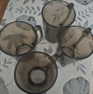 Elegant Smoke Glass Mug Set